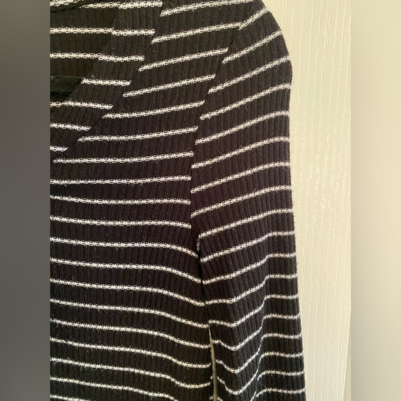 Lucky Brand Black Stripe Top - Picture 4 of 5